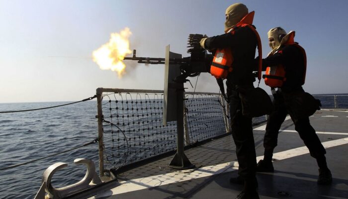 Iran Disebut Tembaki Kapal Tanker Usai Selat Hormuz Tutup Lagi