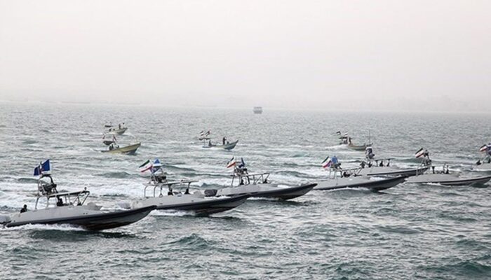 Iran Tunjukkan Bukti Kapal Perang AS Mundur dari Selat Hormuz Usai Diperingatkan