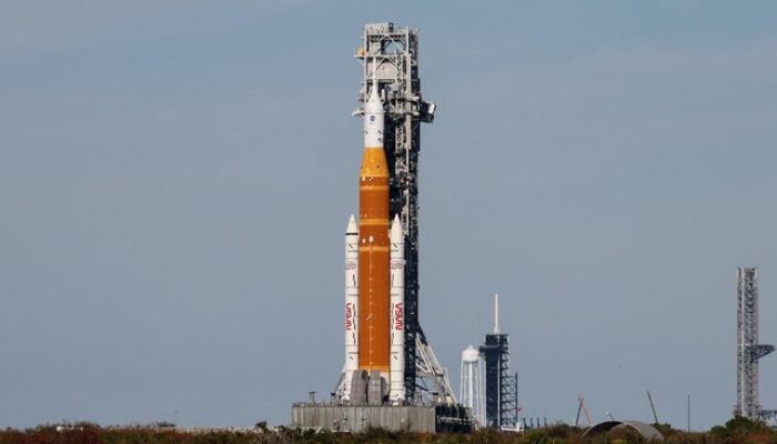 Kenapa Misi Artemis II Tak Bawa Astronaut Mendarat di Bulan?