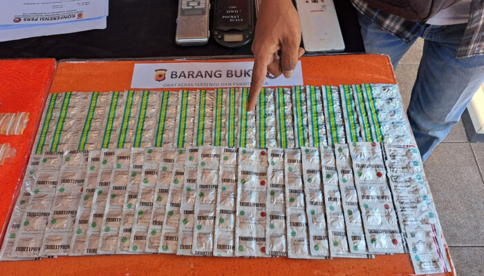 Polisi sita ribuan obat keras di Pademangan Jakut